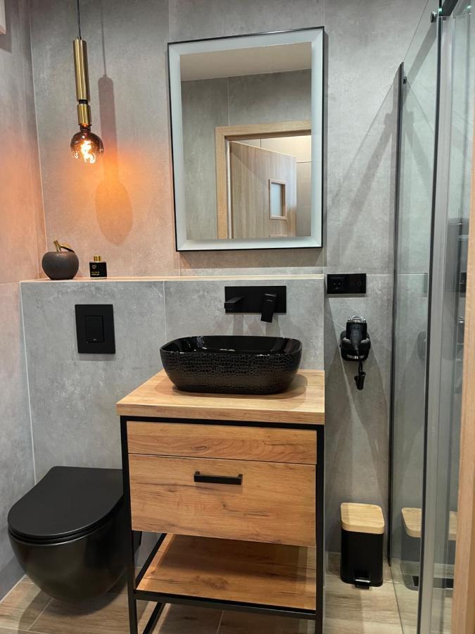 Elegance W Let's Sea Basen&spa *